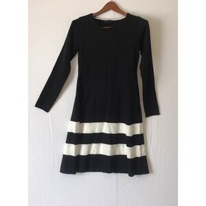 R‎ & K dress small